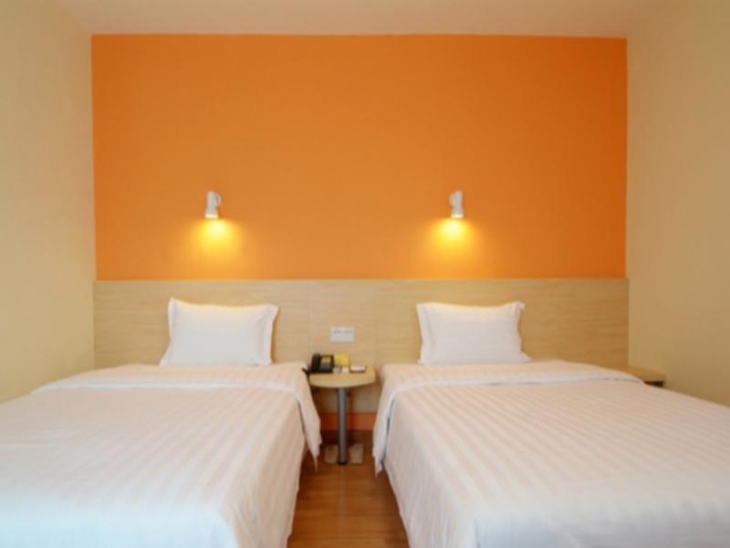 7 Days Inn Guangzhou Tianhe Yantang Metro Branch Exterior foto
